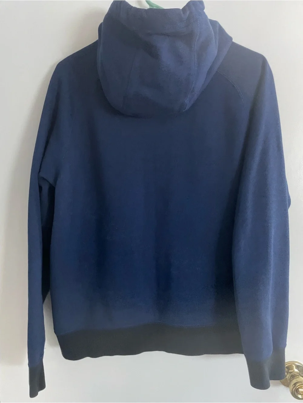Men’s Nike Navy and Black Hooded Pullover Sweatshirt size medium